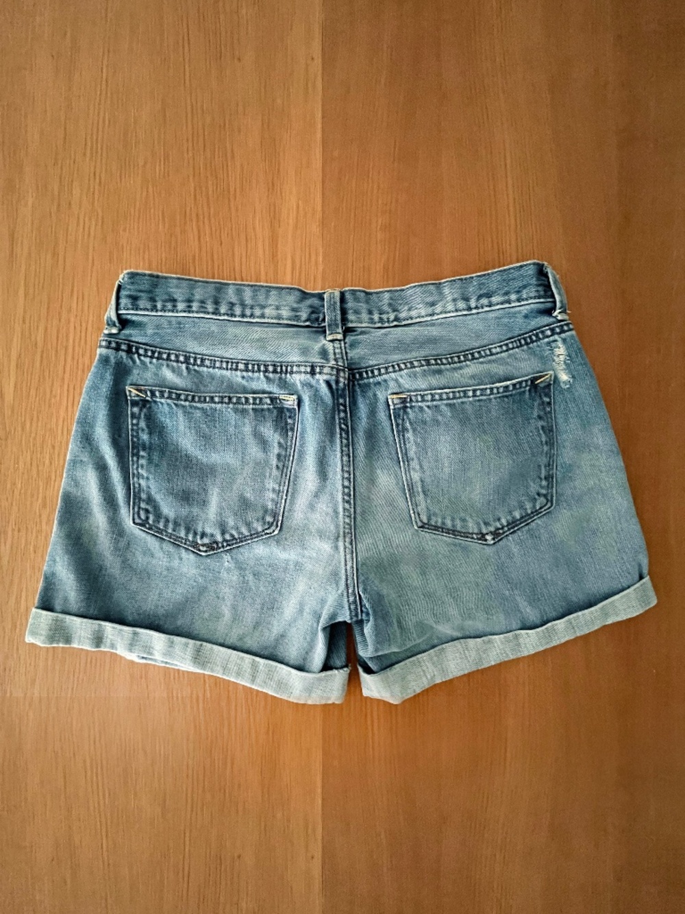 VTG GAP 1969 Distressed Cuffed Boyfriend Denim Shorts. Size 29. - Picture 2 of 4